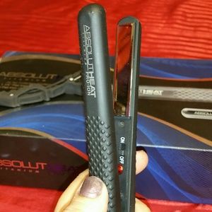 Absolut HEAT mini hair straightner and hair clip